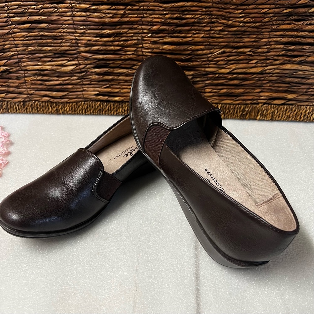 Life Stride Brown Isabella Velocity 2.0 Size 6.5M Memory Foam